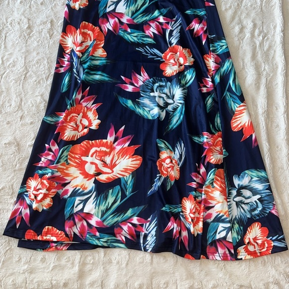 Floral Two Piece Set - Picture 3 of 3